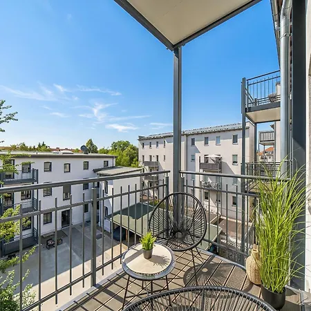 A6 Ruhiges 3-zimmer-apartment Mit Balkon Apartament