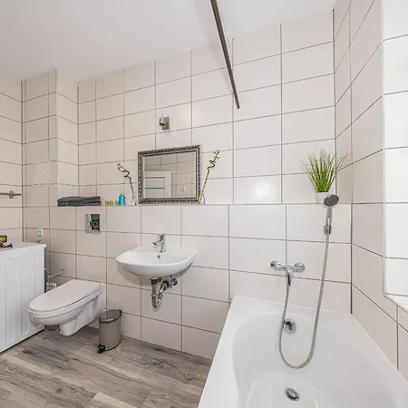 Apartament A6 Ruhiges 3-zimmer-apartment Mit Balkon *